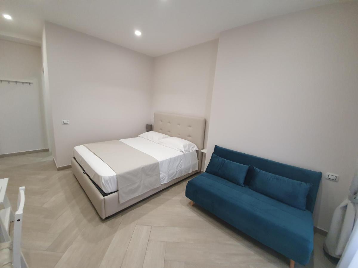 Dimora Costantino Bed & Breakfast Наполи Екстериор снимка