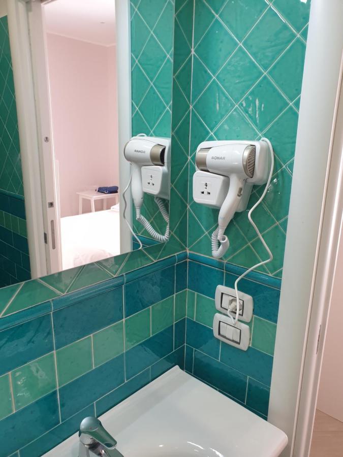 Dimora Costantino Bed & Breakfast Наполи Екстериор снимка