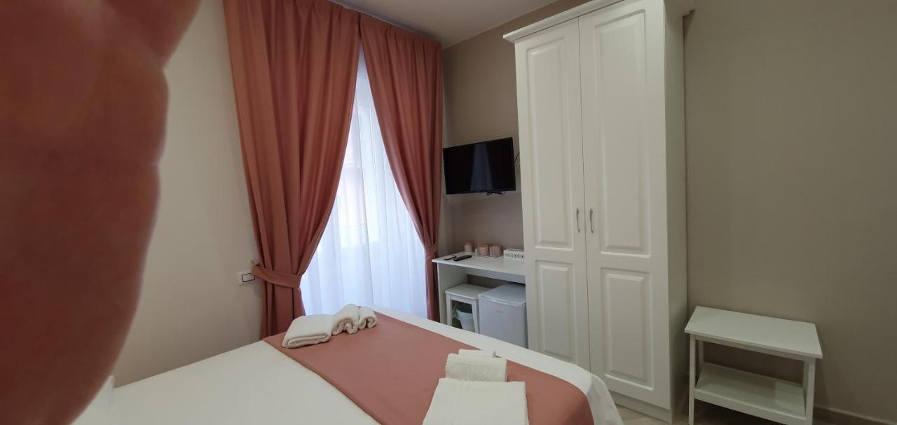 Dimora Costantino Bed & Breakfast Наполи Екстериор снимка