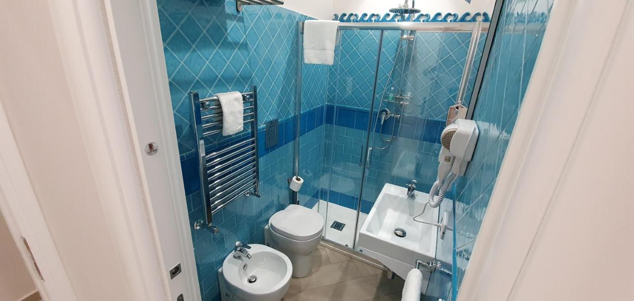 Dimora Costantino Bed & Breakfast Наполи Екстериор снимка