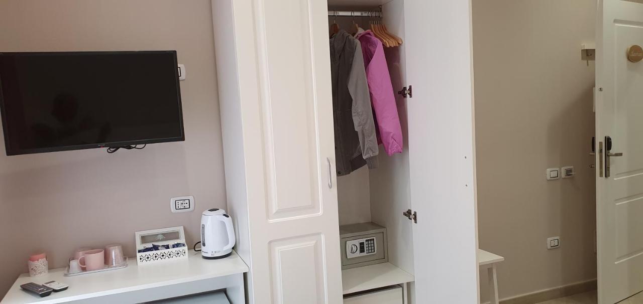 Dimora Costantino Bed & Breakfast Наполи Екстериор снимка
