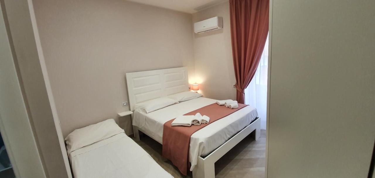 Dimora Costantino Bed & Breakfast Наполи Екстериор снимка