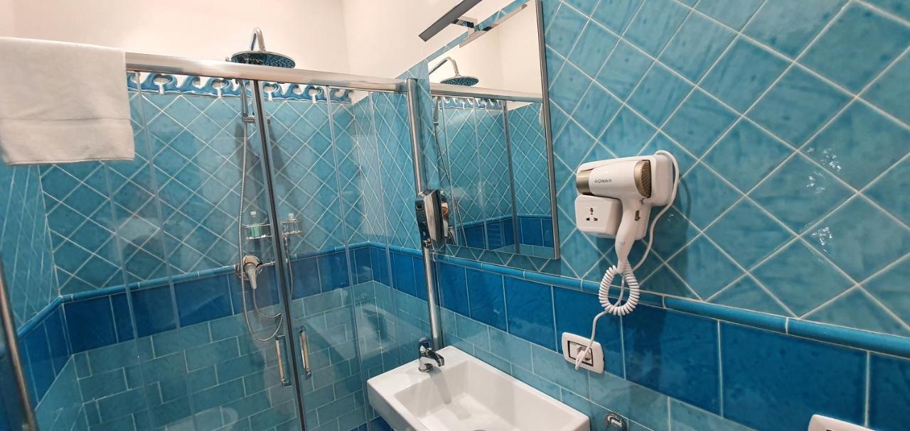 Dimora Costantino Bed & Breakfast Наполи Екстериор снимка