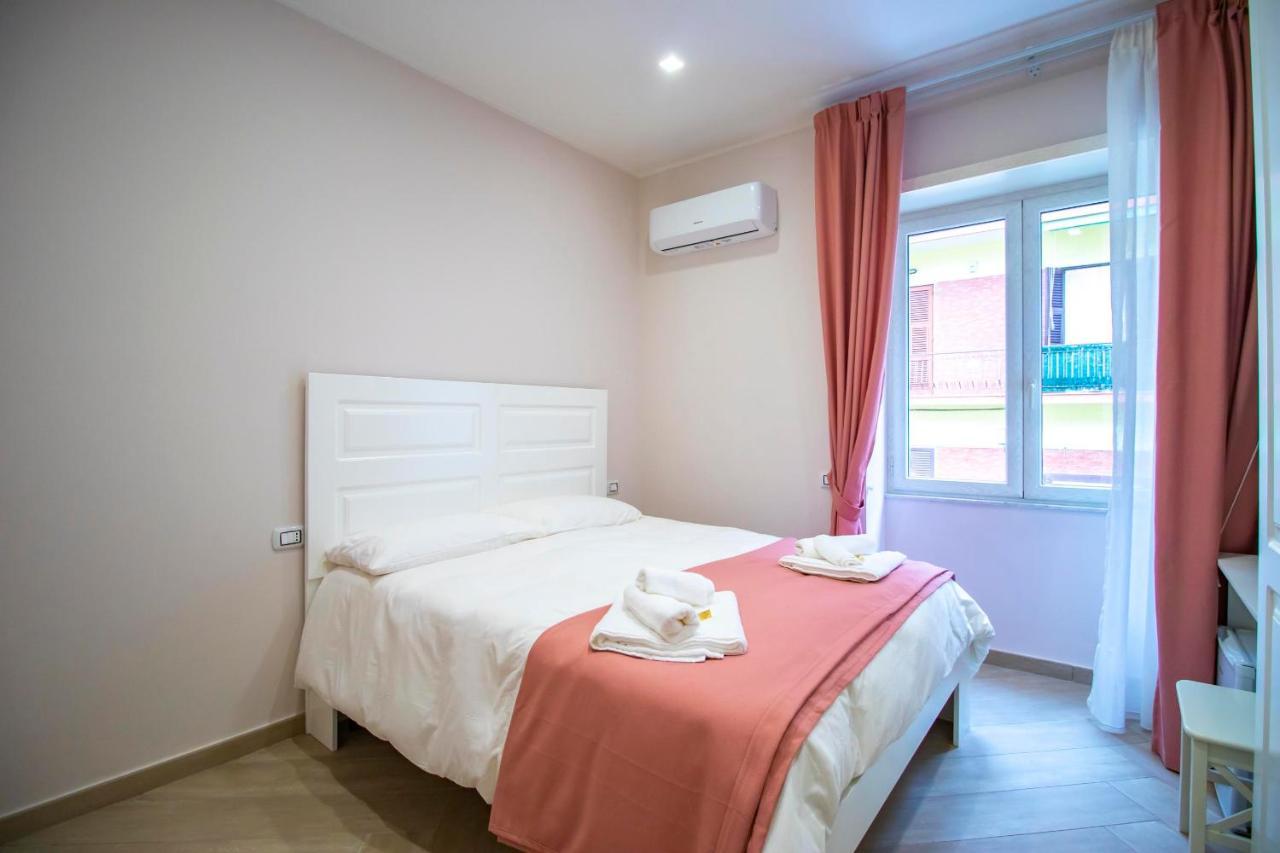 Dimora Costantino Bed & Breakfast Наполи Екстериор снимка