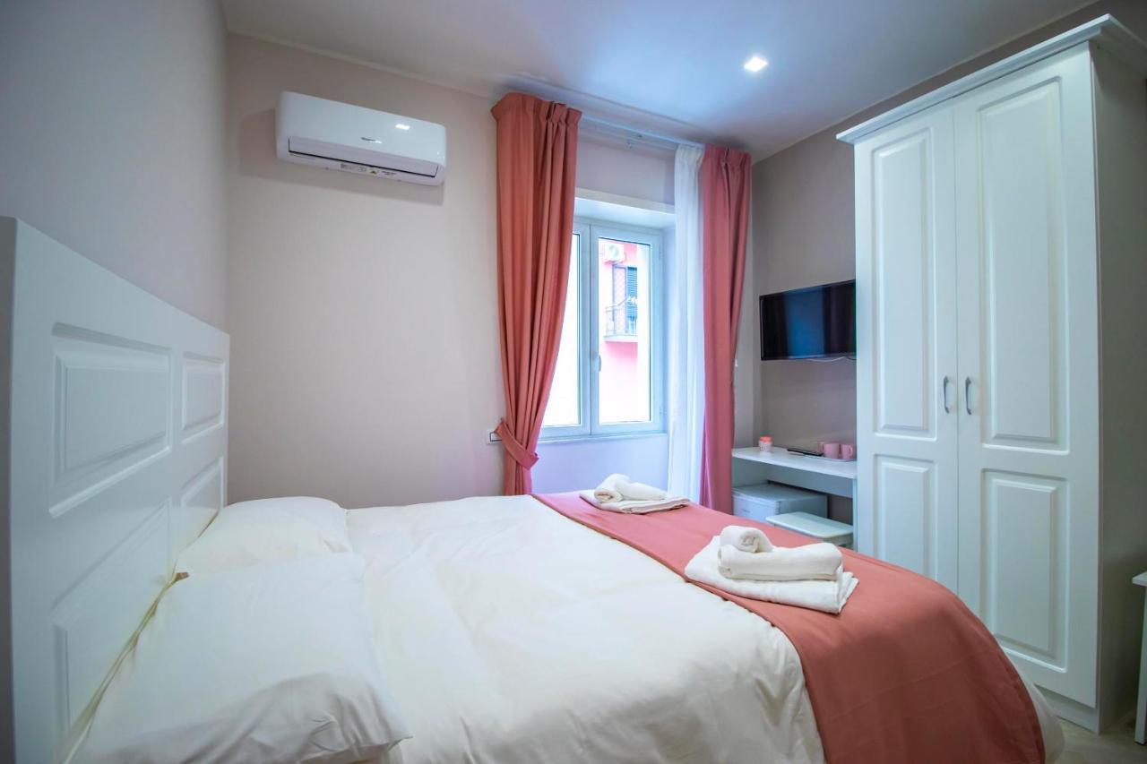 Dimora Costantino Bed & Breakfast Наполи Екстериор снимка