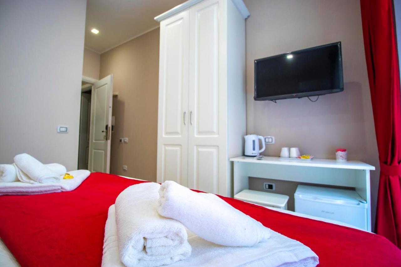 Dimora Costantino Bed & Breakfast Наполи Екстериор снимка